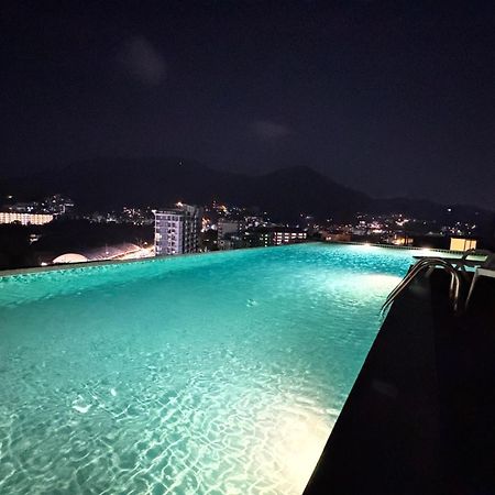Patong Zephyr Grand Hotel מראה חיצוני תמונה
