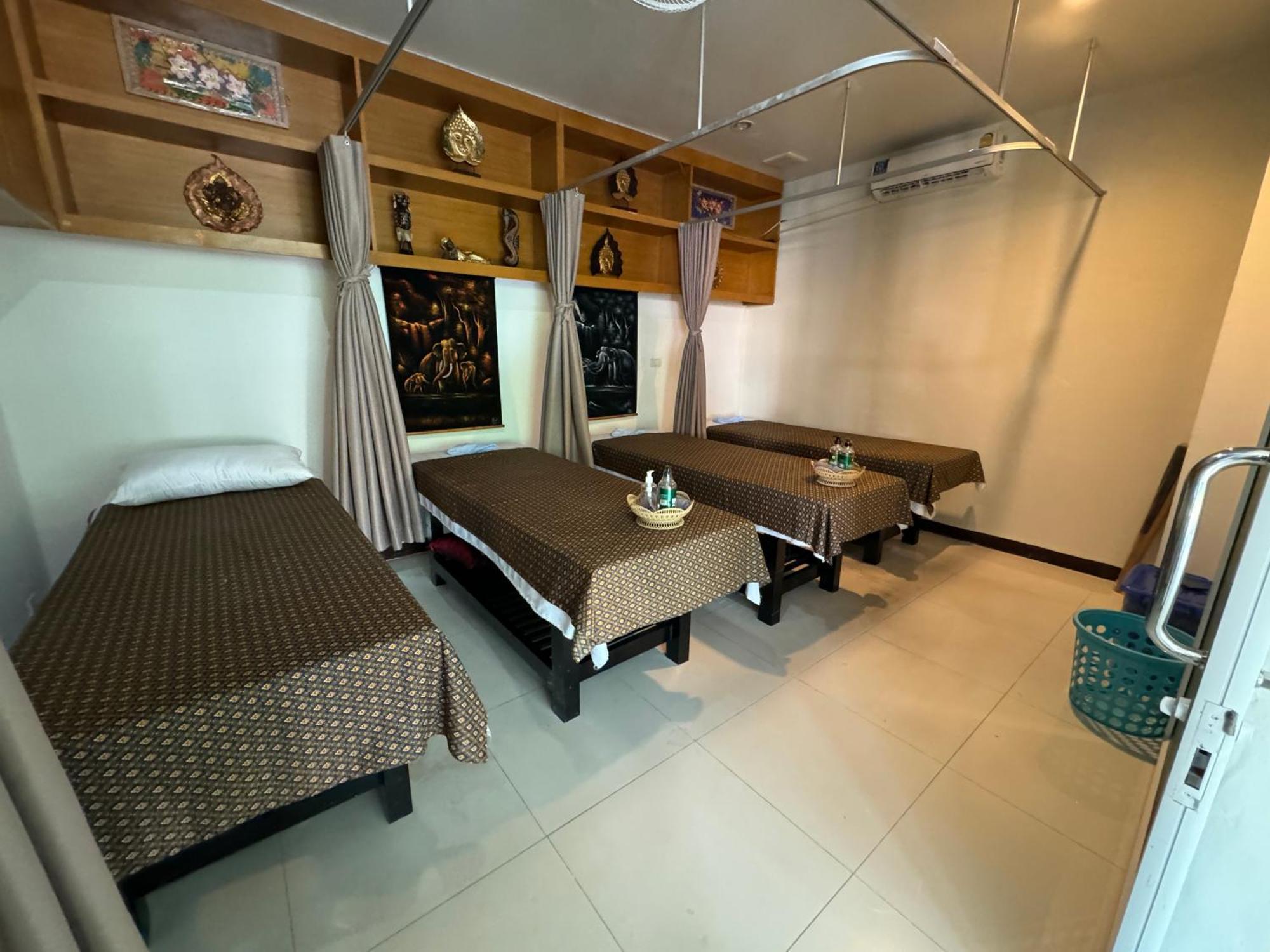 Patong Zephyr Grand Hotel מראה חיצוני תמונה