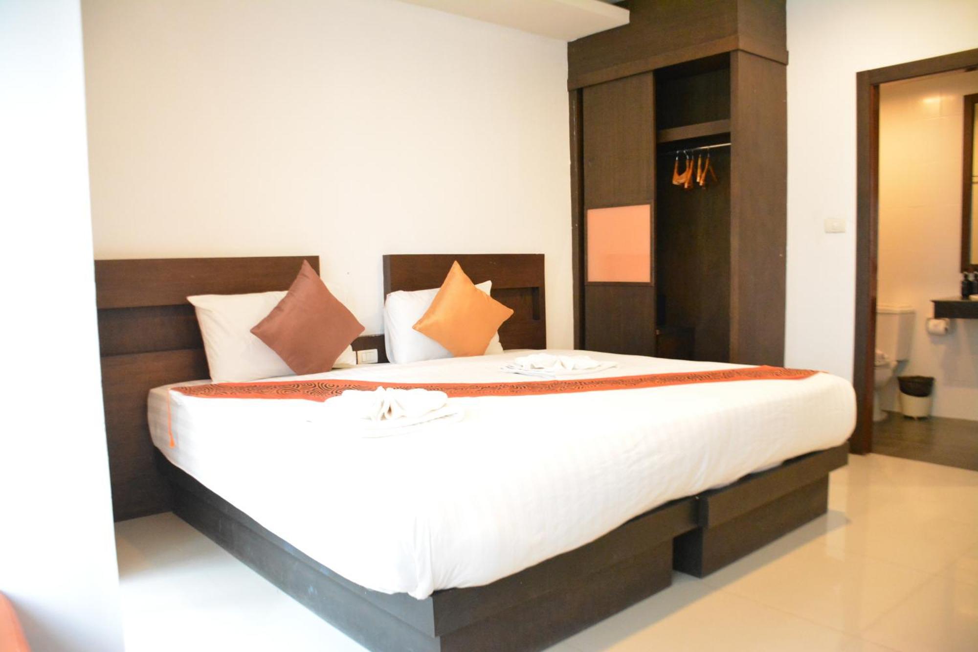 Patong Zephyr Grand Hotel מראה חיצוני תמונה