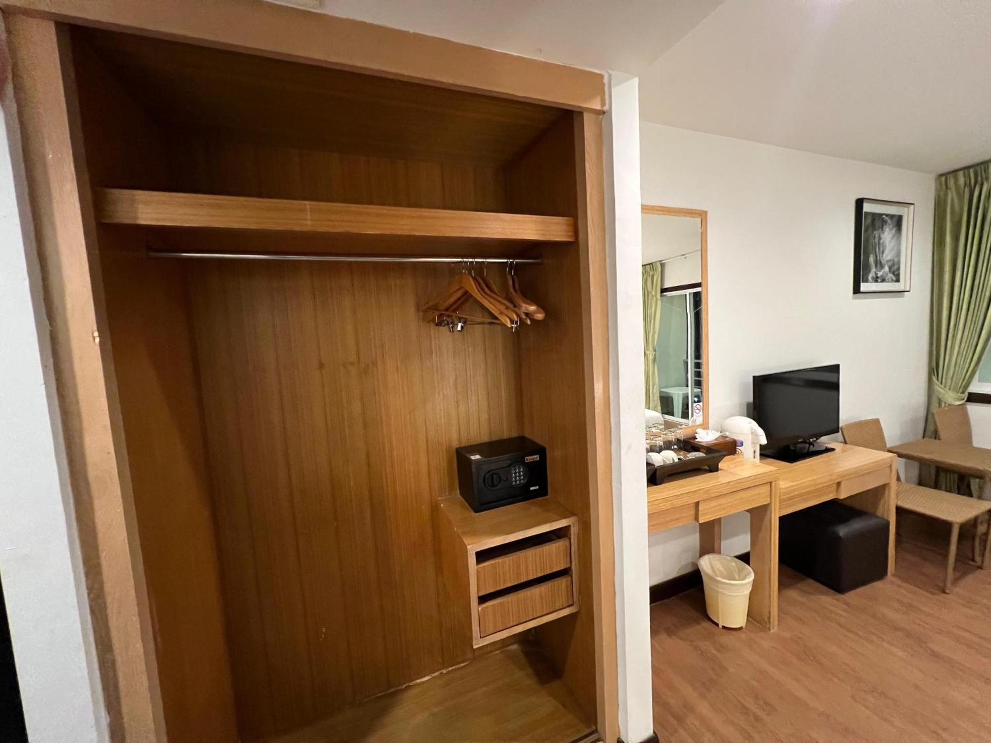 Patong Zephyr Grand Hotel מראה חיצוני תמונה