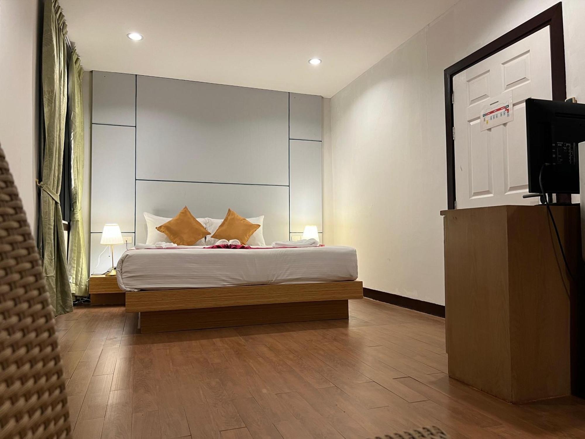 Patong Zephyr Grand Hotel מראה חיצוני תמונה