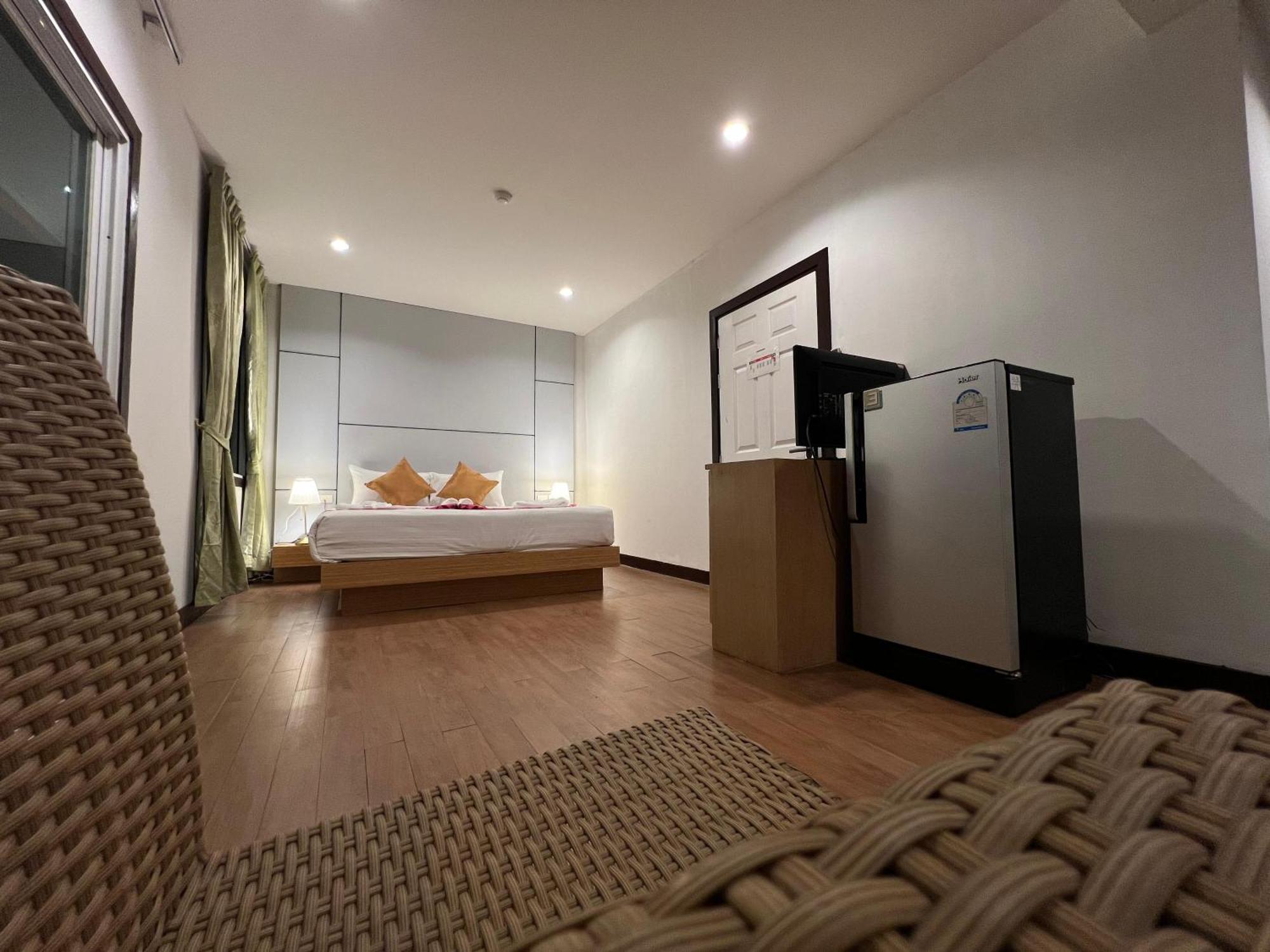 Patong Zephyr Grand Hotel מראה חיצוני תמונה