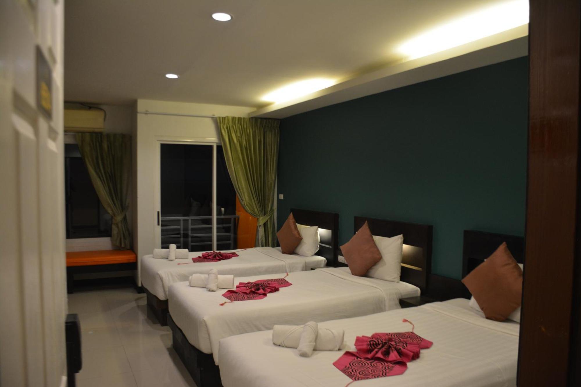 Patong Zephyr Grand Hotel מראה חיצוני תמונה